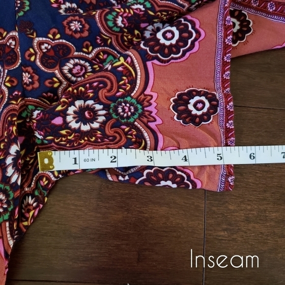 Deep V flowy lightweight floral paisley romper - Picture 12 of 12